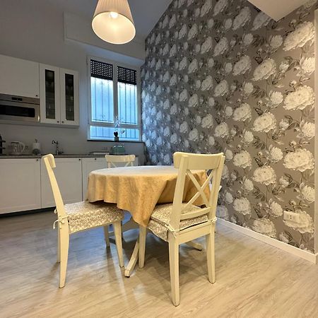 Flowers, A Cozy Suite In Milano Ngoại thất bức ảnh