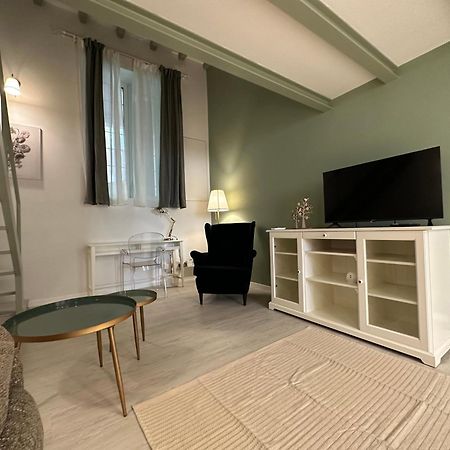 Flowers, A Cozy Suite In Milano Ngoại thất bức ảnh