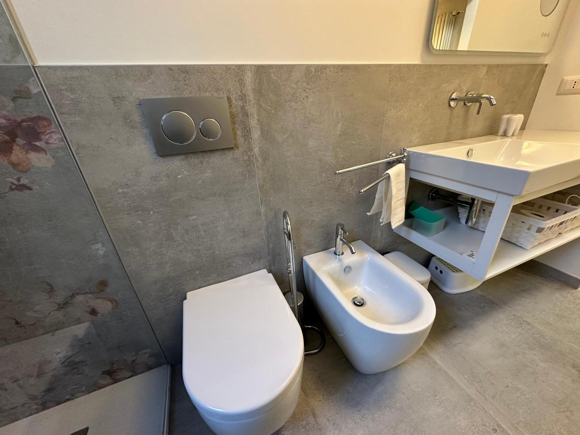 Flowers, A Cozy Suite In Milano Ngoại thất bức ảnh