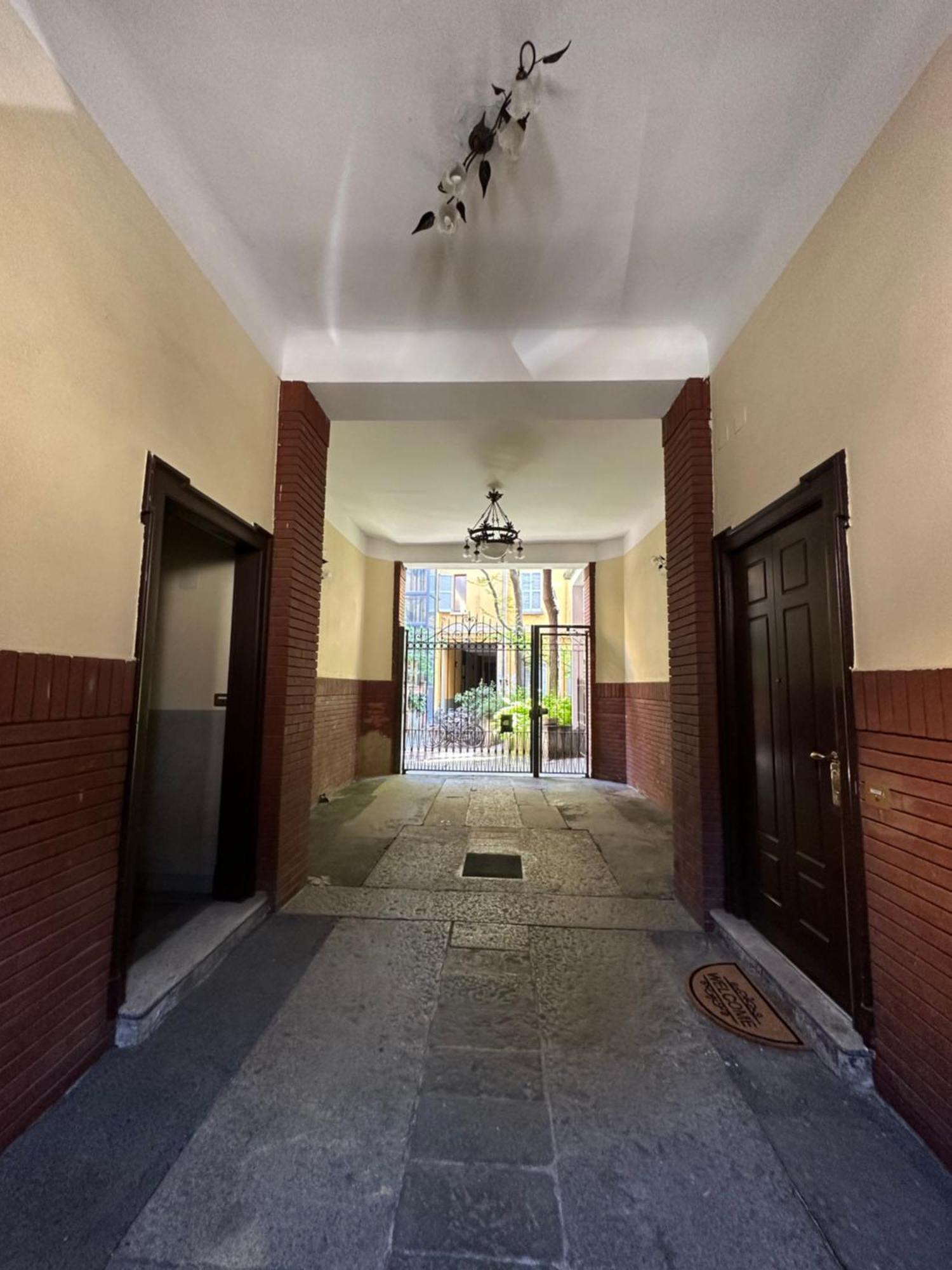 Flowers, A Cozy Suite In Milano Ngoại thất bức ảnh