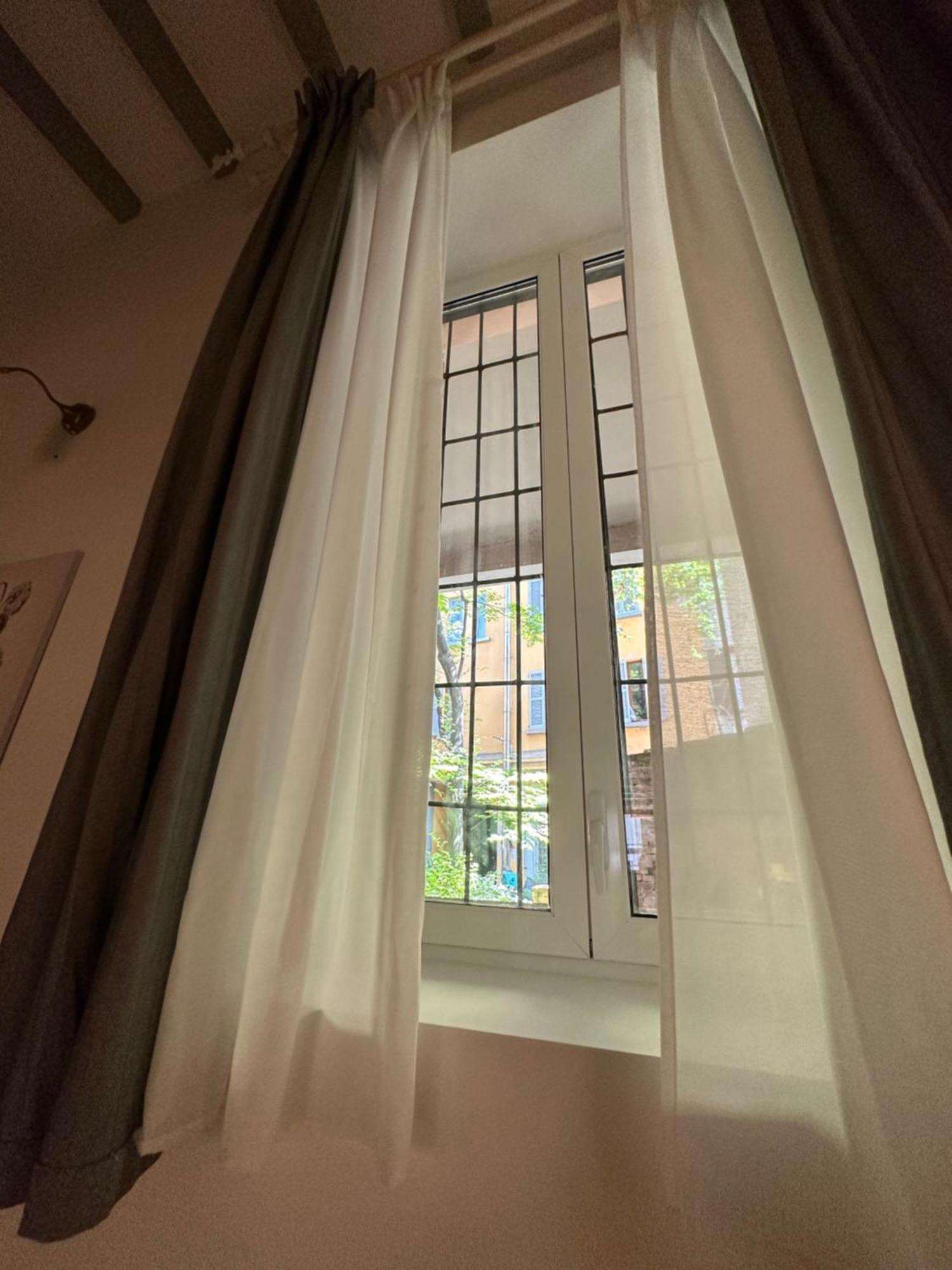 Flowers, A Cozy Suite In Milano Ngoại thất bức ảnh